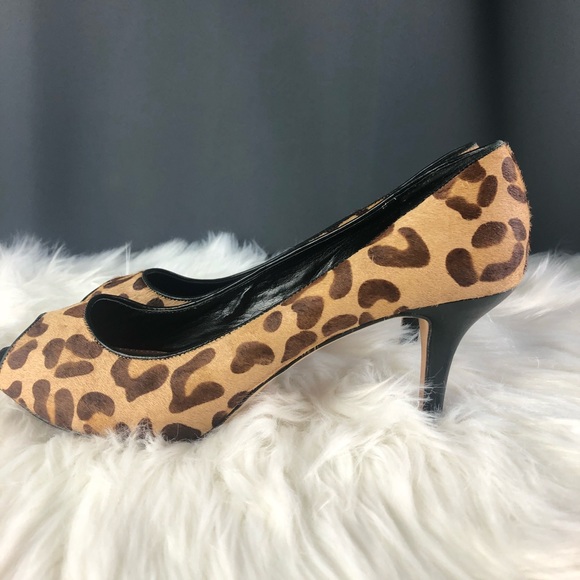Vince Camuto Shoes - Vince Camuto Leopard Print. Size 9.5